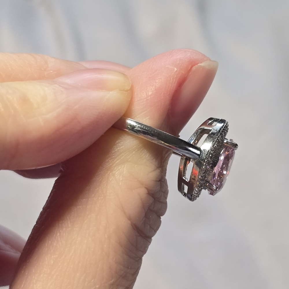 Elegant Pink Gemstone Silver Ring - Picture 4 of 4